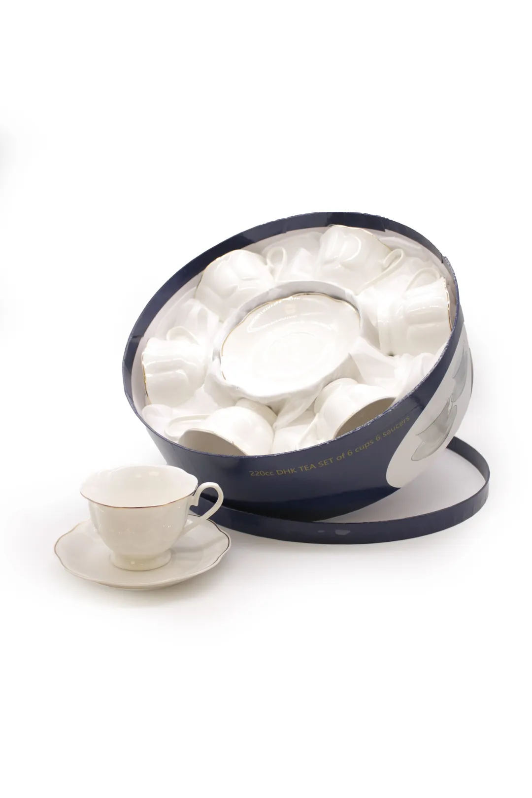 Set porcelanskih šoljica sa tacnama – zlatna linija