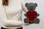 Meda sa večnom ružom, LED osvetljenjem i Bluetooth zvučnikom - Bear - Slika 3